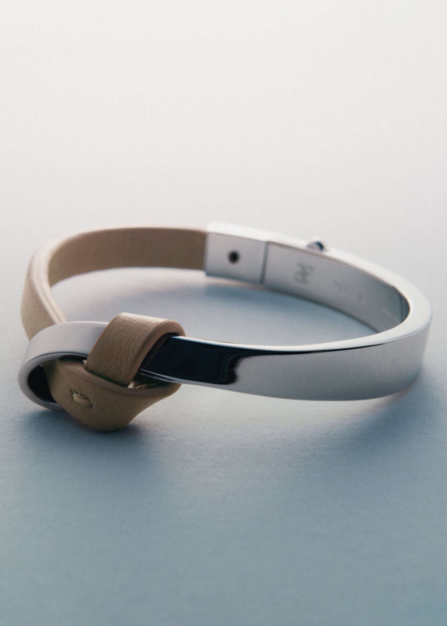 Ormé Bangle - Silver in rhodium with Taupe Leather