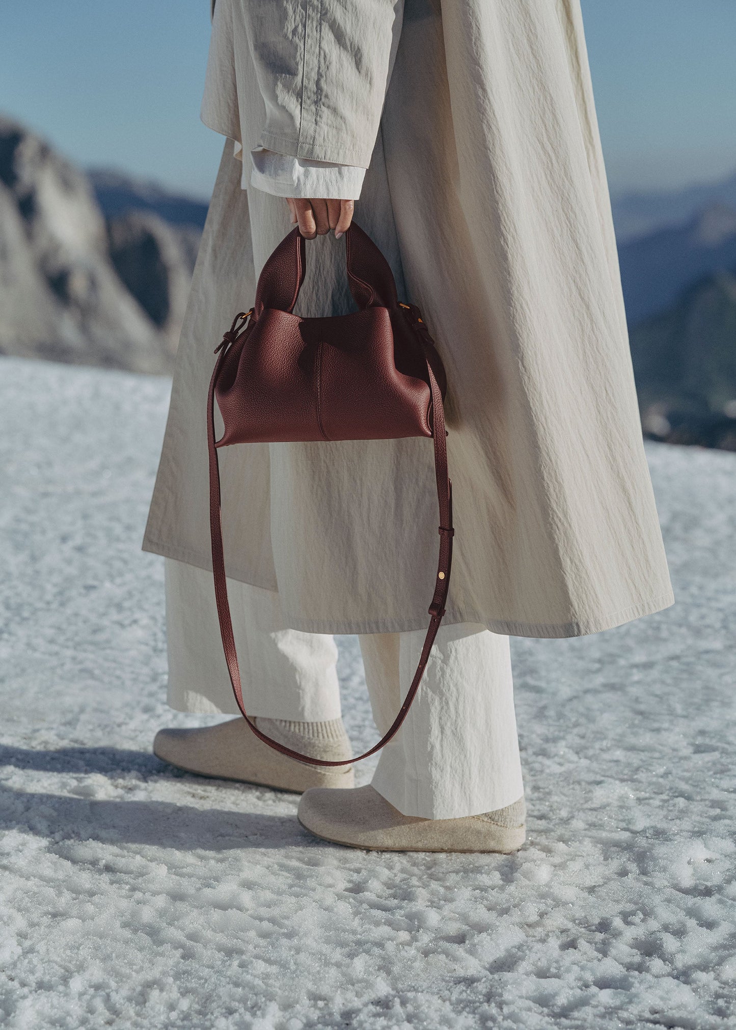 Numéro Neuf Mini - Textured Black Cherry