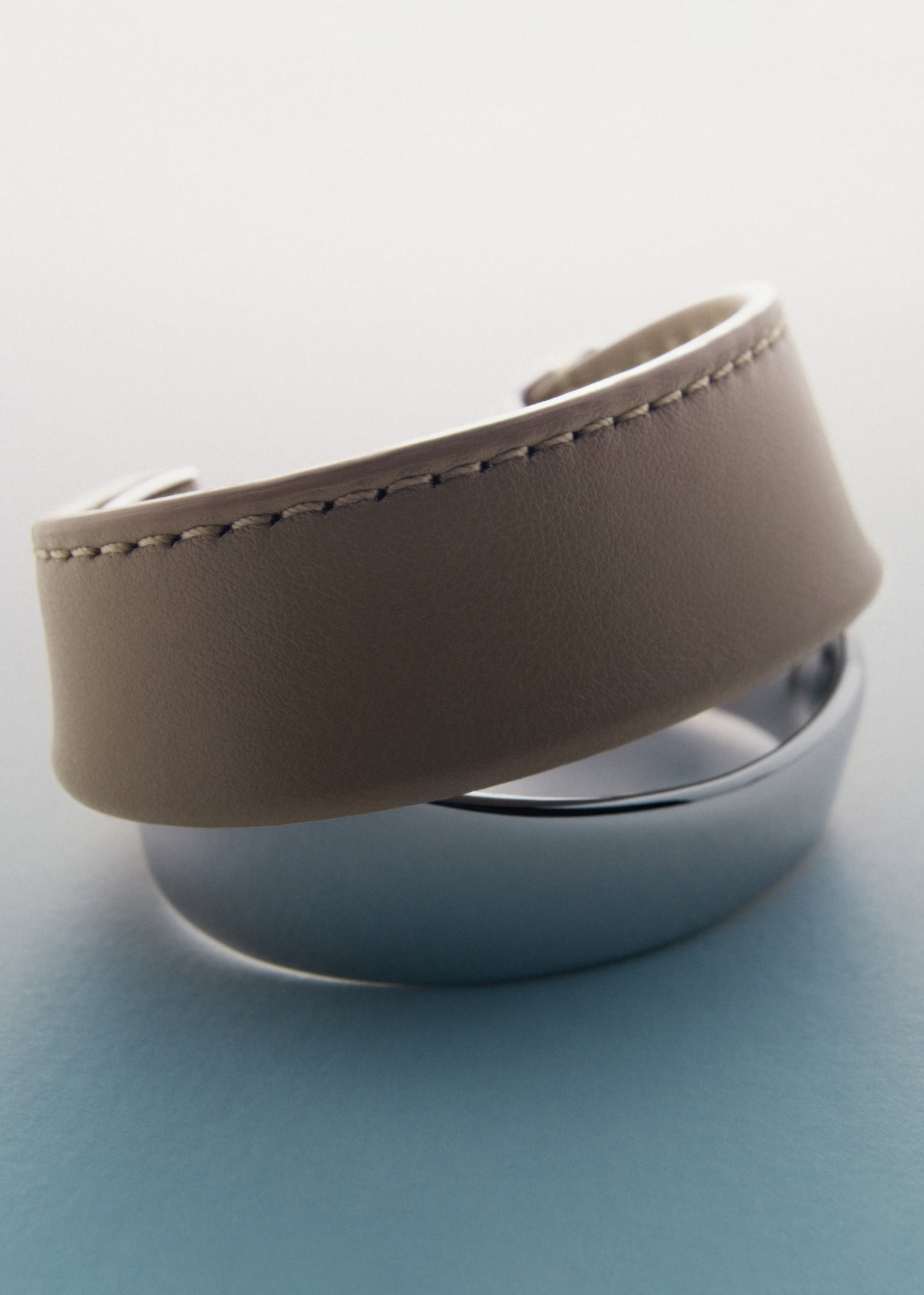 Ormé Cuff - Silver in rhodium with Taupe Leather